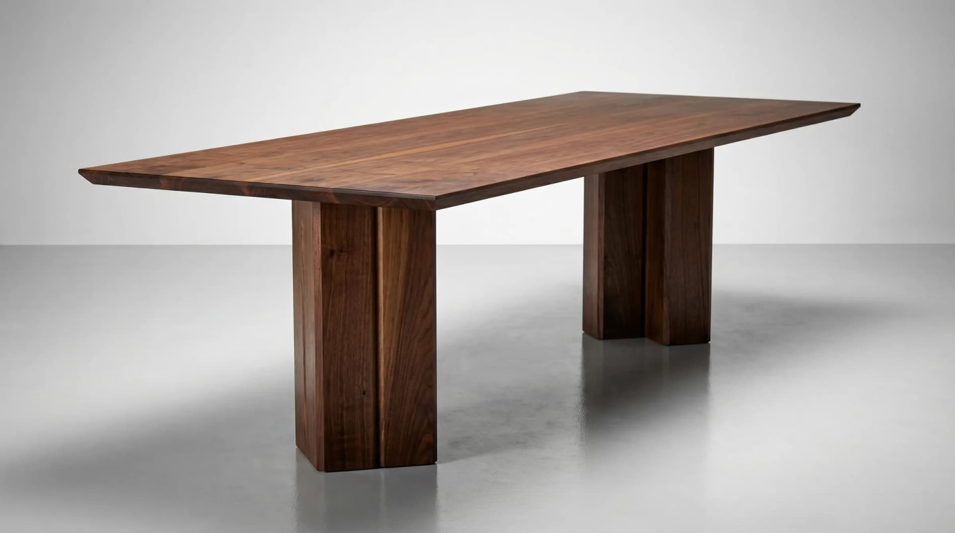 Vekt Dining Table